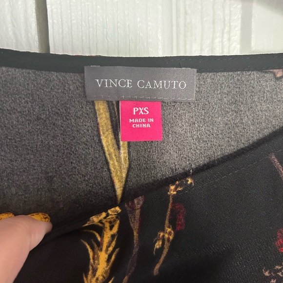 Vince Camuto Black Blouse - NWOT - Picture 3 of 3